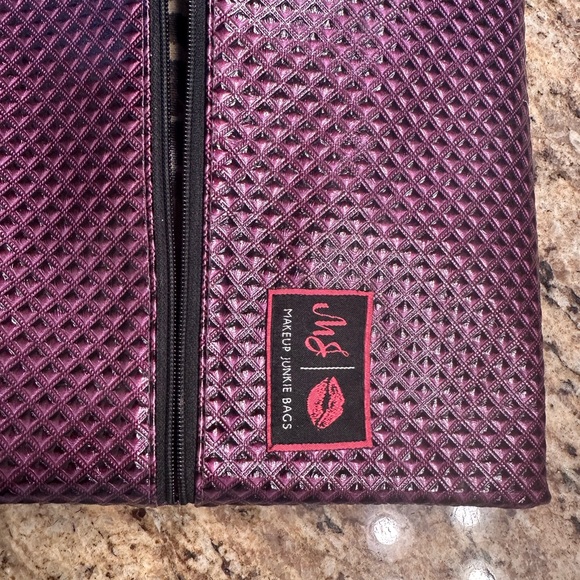 Large Makeup Junkies Bag - Picture 3 of 6